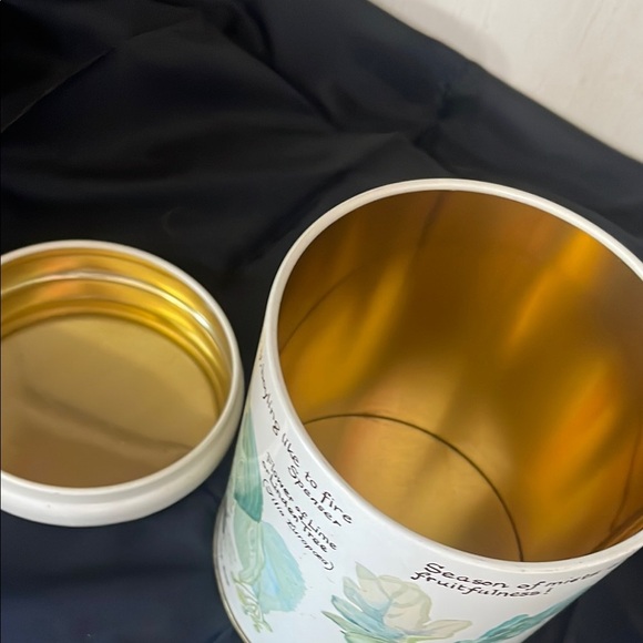 Floral Botanical Storage Tin - Picture 3 of 3